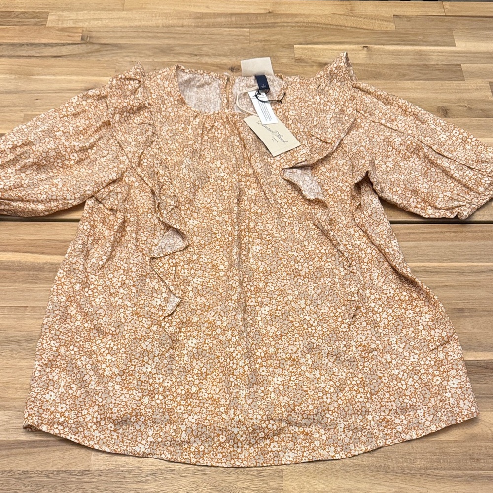 NWT! Universal Thread Womens Floral Top - Size S